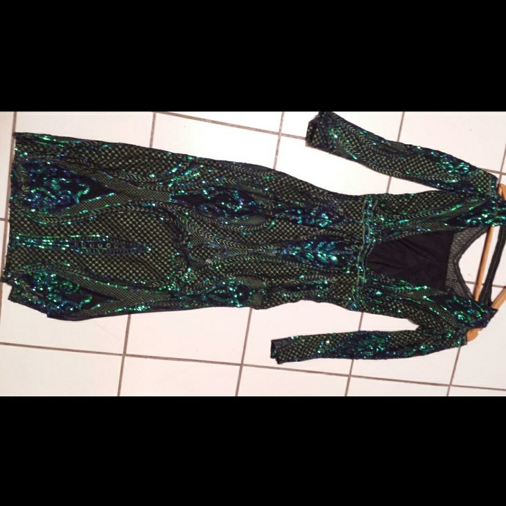 Dress - Picture 3 of 8